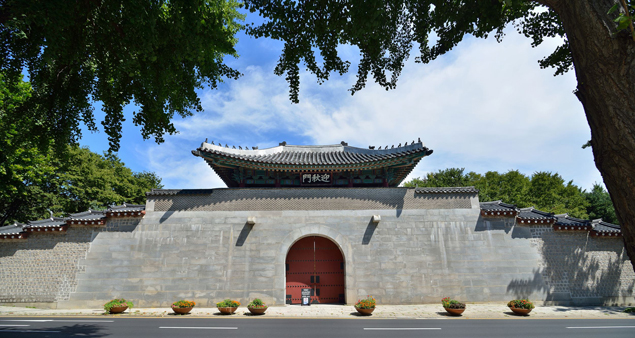 The Yeongchumun Gate